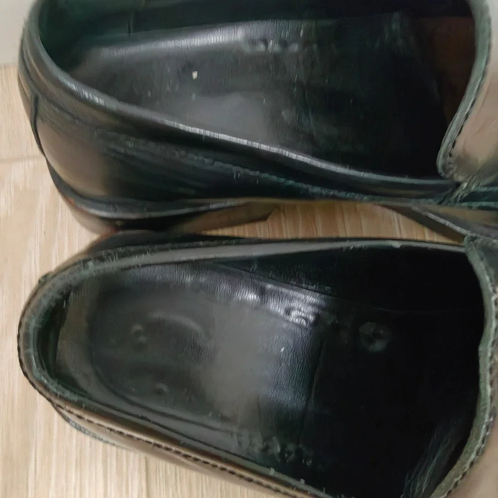 Gucci Mens Loafers 8.5 Black Leather Square Toe Metal Logo Plate Italian Shoes